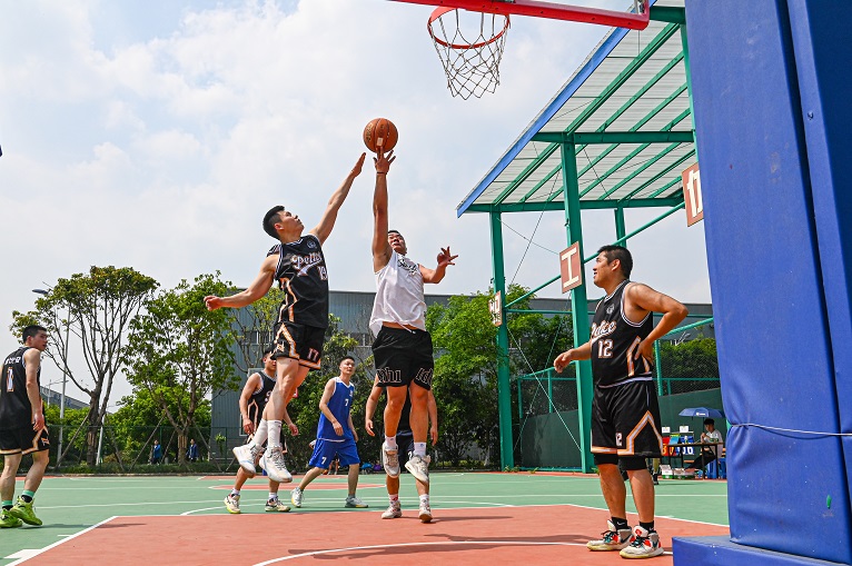 友誼之戰(zhàn)，榮耀同行！籃球盛宴共繪友誼藍圖